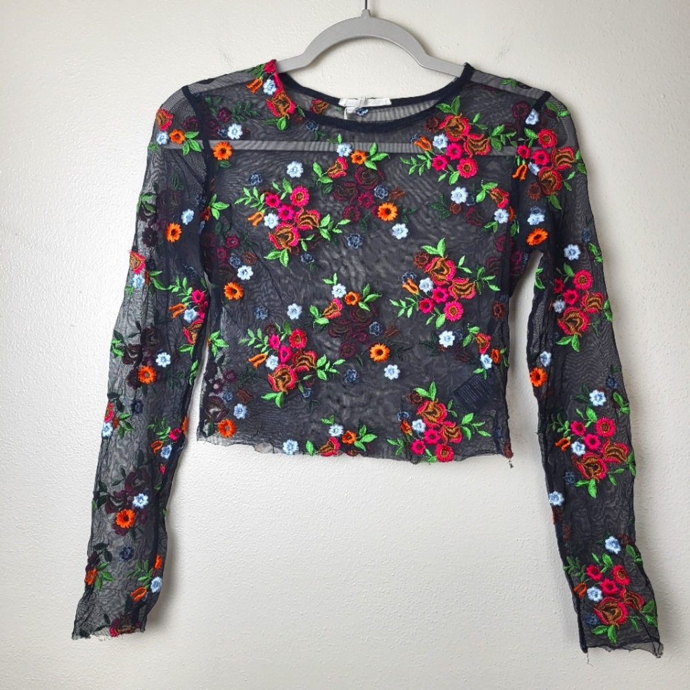 Urban Outfitters Black Sheer Embroidered Long‎ Sleeve Crop Top Floral Shirt Sz S